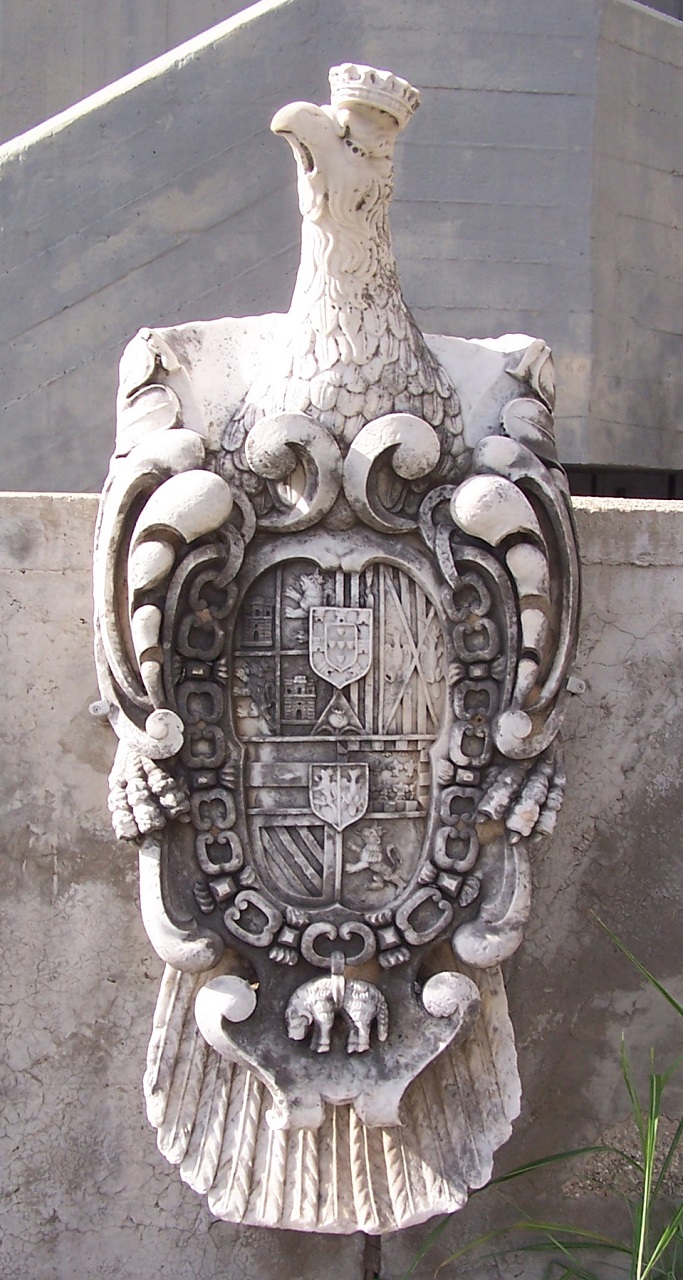 Scudo con stemma reale sul petto di aquila coronata (scultura) - bottega messinese (XVII)