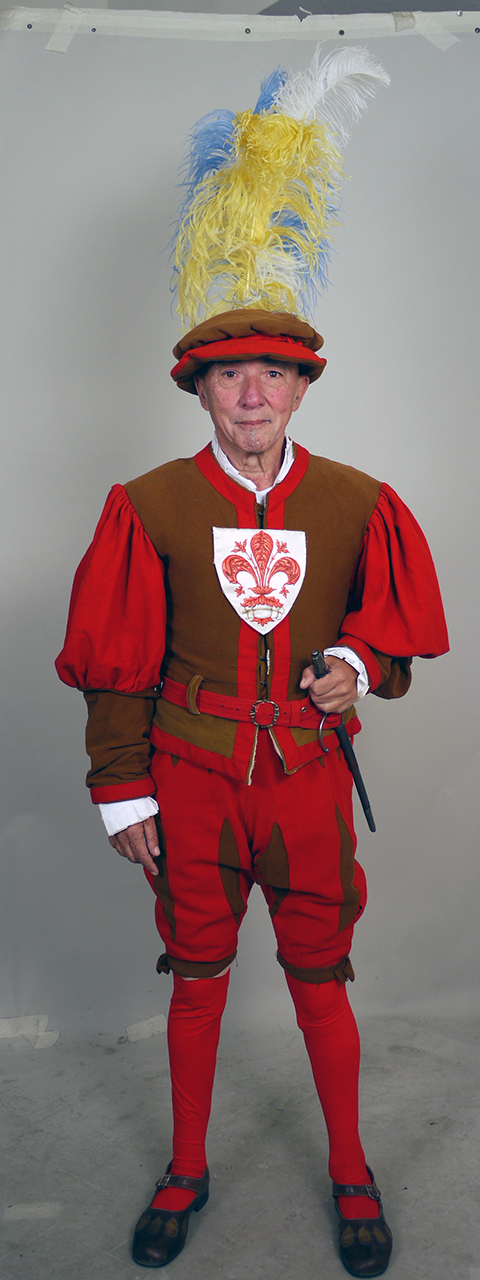 Donzello del Giudice del Tribunale di Mercatanzia (Costume maschile del Corteo Storico della Repubblica Fiorentina del Calcio Storico/ Donzello del Tribunale di Mercatanzia Rosso, Costume confezionato per fini di rievocazione storica, ABBIGLIAMENTO E ORNAMENTI DEL CORPO/ VESTIMENTI) di Sartoria Monaco (laboratorio) - manifattura toscana