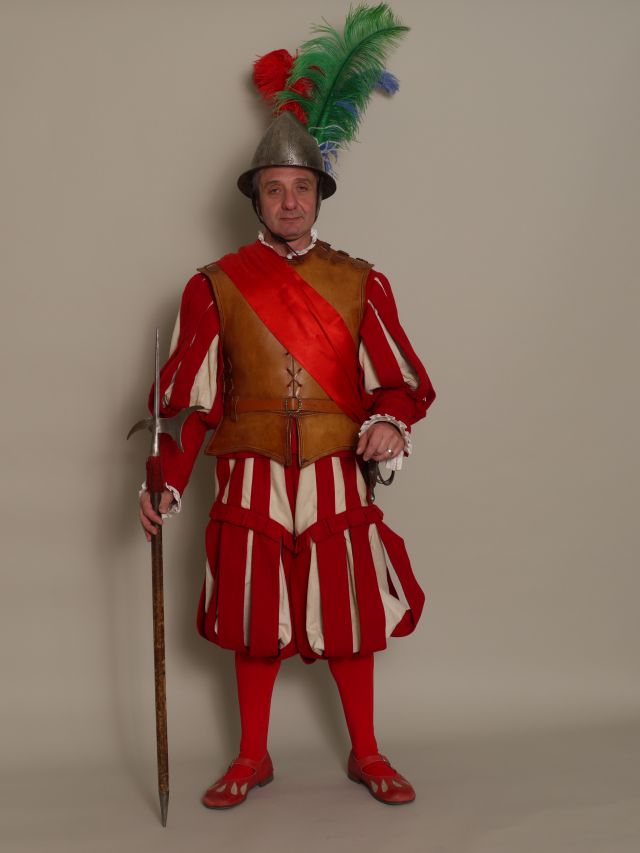 Sergente degli Alabardieri (Costume maschile Corteo Storico della Repubblica Fiorentina / Sergente degli Alabardieri, Costume realizzato per fini di rievocazione storica, ABBIGLIAMENTO E ORNAMENTI DEL CORPO/ VESTIMENTI) - manifattura toscana