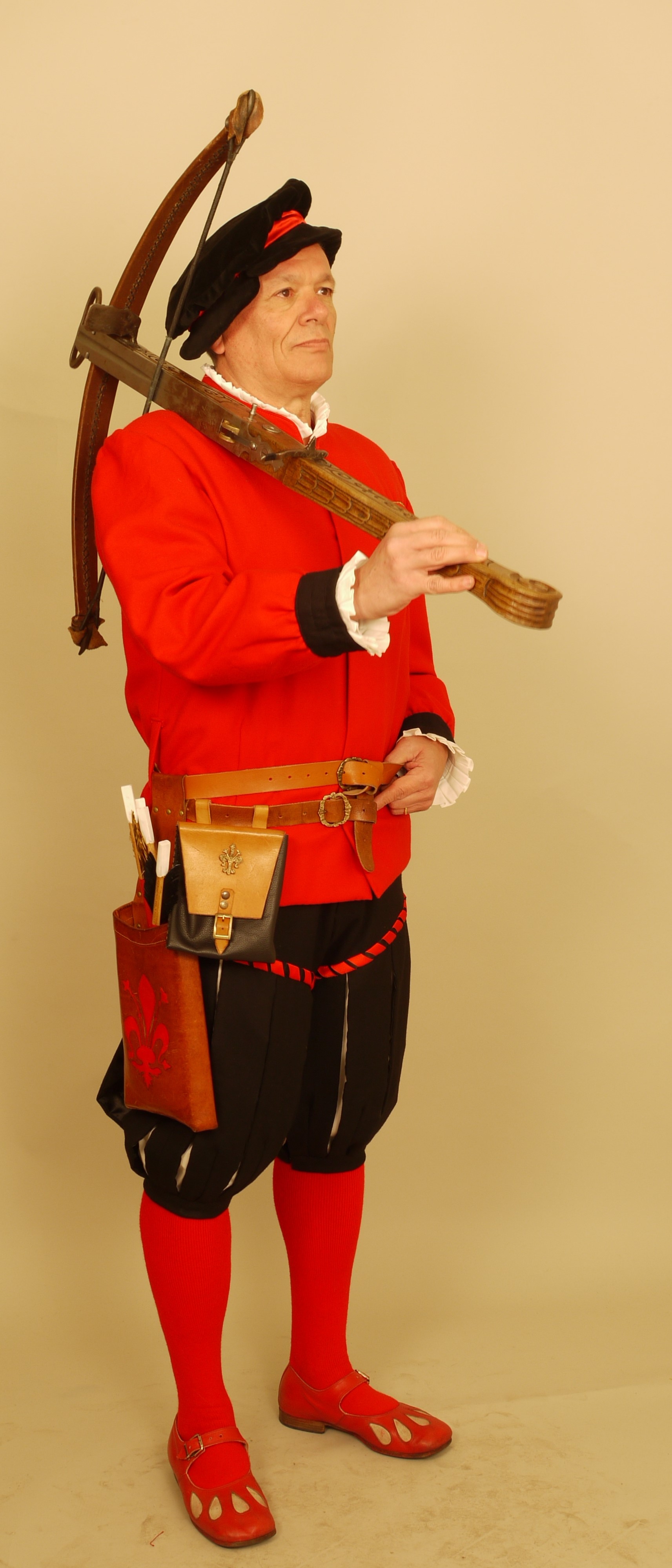 Balestriere / gruppo dei Balestrieri del Gpnfalone della Scala (Costume maschile del Corteo Storico della Repubblica Fiorentina / Balestriere, Costume realizzato per fini di rievocazione storica, ABBIGLIAMENTO E ORNAMENTI DEL CORPO/ VESTIMENTI) - manifattura toscana