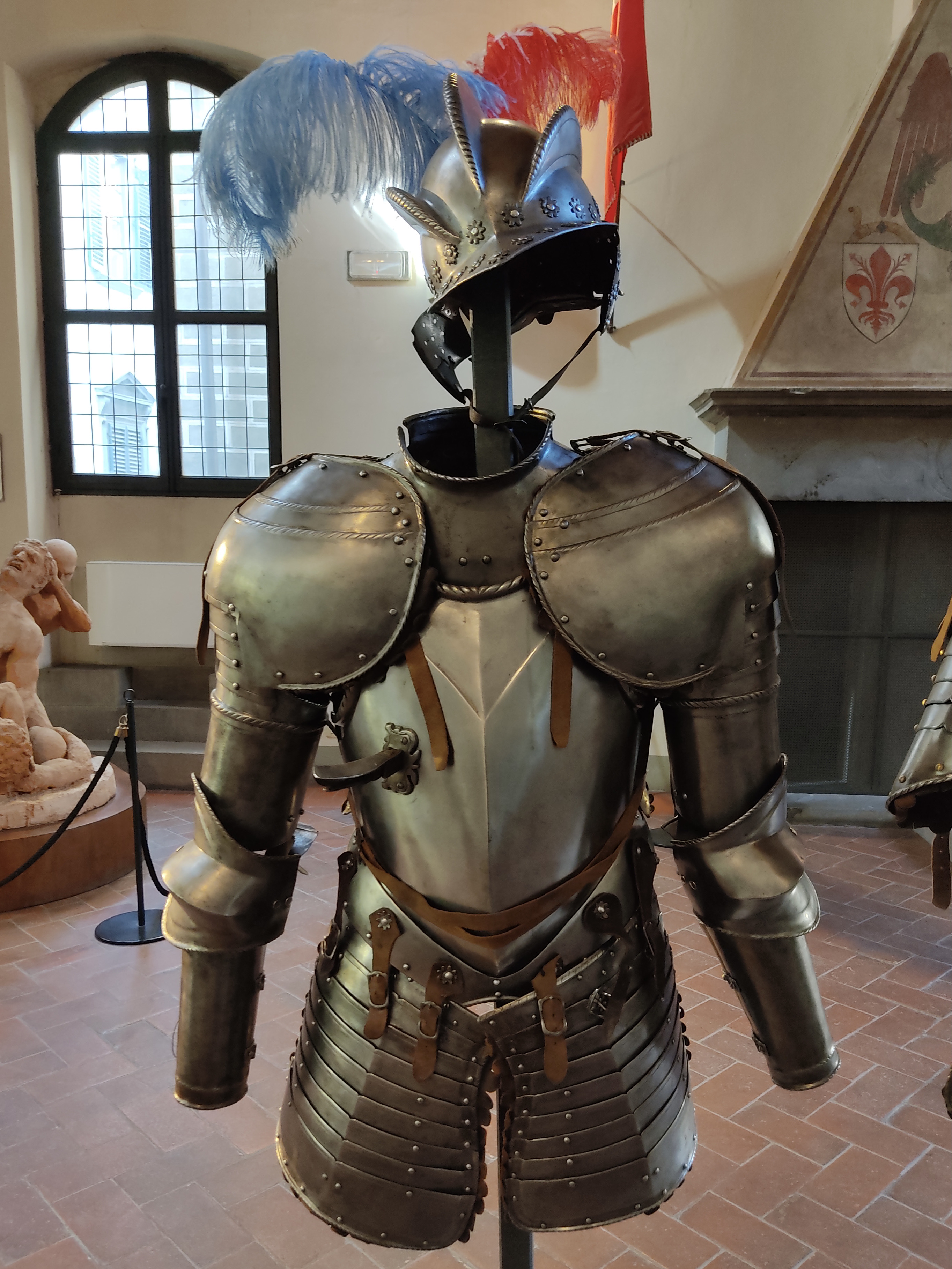 Capitano dei Sergenti degli Otto di Guardia e Balia (Costume maschile del Corteo Storico della Repubblica Fiorentina / Capitano dei Sergenti degli Otto di Guardia e Balia/ Armatura, Armatura confezionata per fini di rievocazione storica, STRUMENTI E ACCESSORI/ ARMI E ARMATURE) di Roberto Rosati - manifattura fiorentina