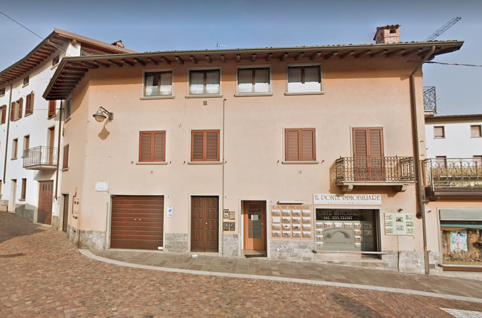 Edificio paleoindustriale in via Lorenzoni (fabbrica, tessile) - Vertova (BG)  (fine '800)