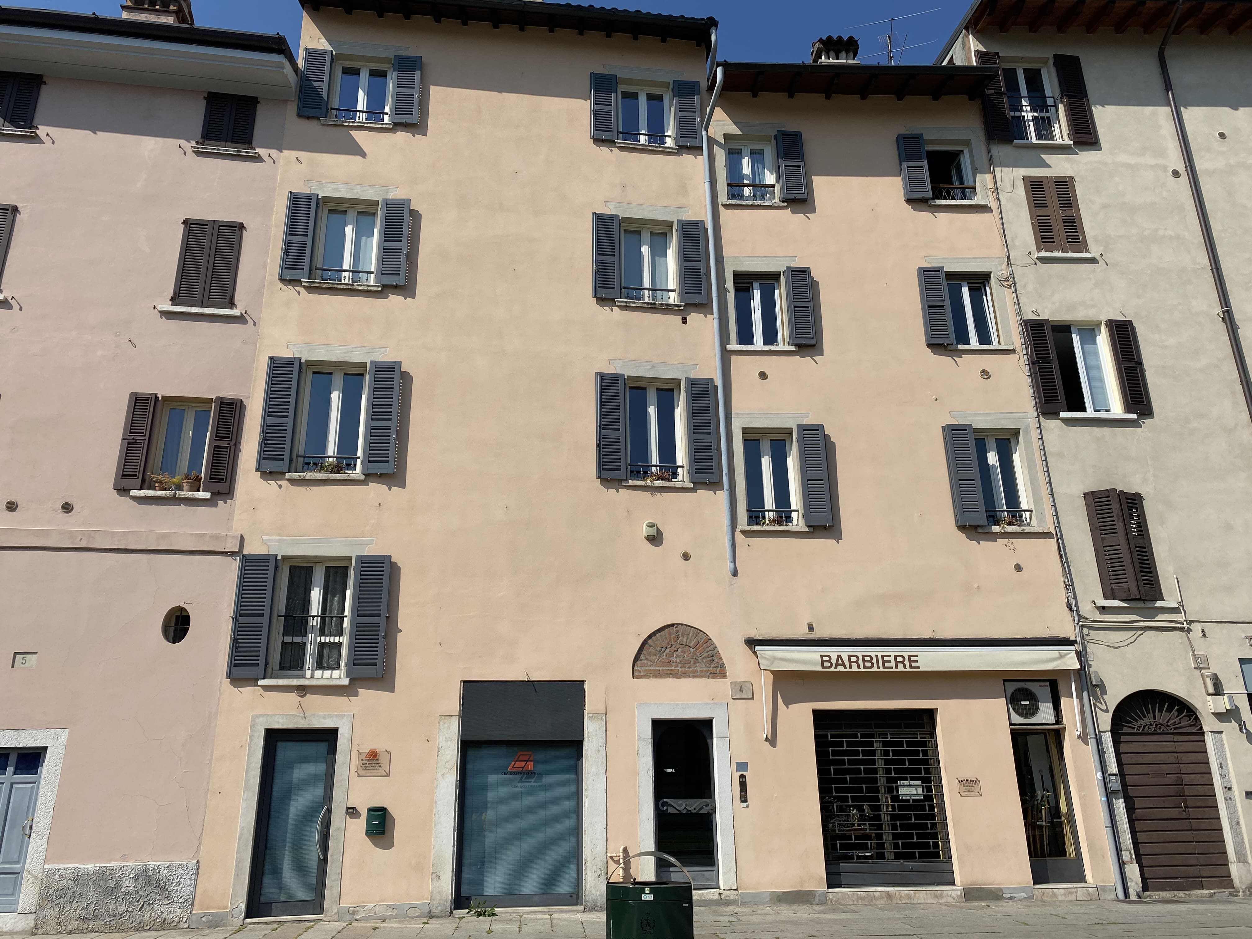 Casa in Piazzale Arnaldo, 4 (casa, in linea) - Brescia (BS)  (N.R)