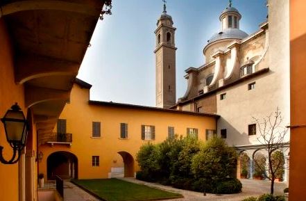 Palazzo Martinengo della Motella (palazzo, privato) - Brescia (BS)  <br>Condizioni d'uso: <a class='link-esterno' href='https://docs.italia.it/italia/icdp/icdp-pnd-circolazione-riuso-docs/it/v1.0-giugno-2022/testo-etichetta-BCS.html' target='_bcs'>Beni Culturali Standard (BCS)</a>