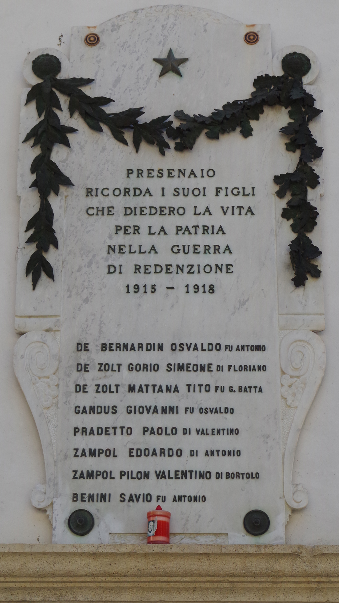 lapide commemorativa - ai caduti, opera isolata di Bergamasco Mansueto (primo quarto XX)