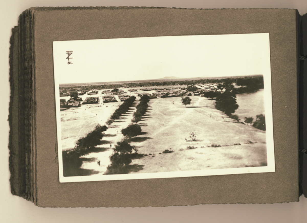 Album fotografici, Zanini, Panorama, Popoli coloniali (positivo, elemento-parte componente) di Zanini, F (attribuito) (primo quarto XX)