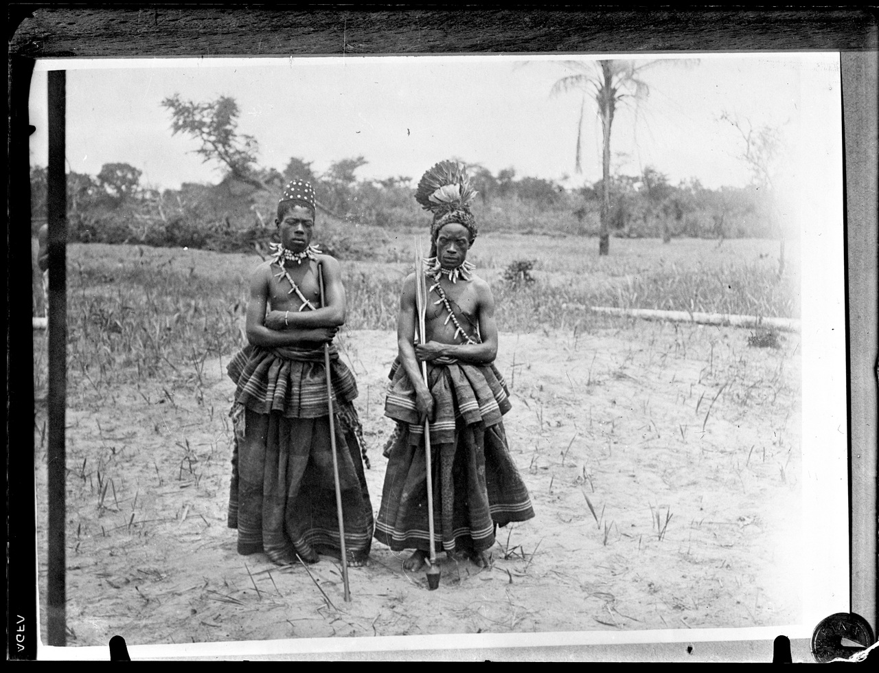 Fotografia coloniale, Colonie belghe, Popoli coloniali (negativo) di Giuseppe Carlo Sesti (fine/ inizio XIX-XX)