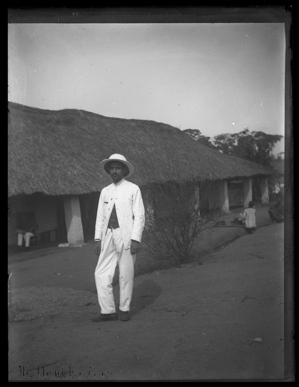 Fotografia coloniale, Colonie belghe, Uomo (negativo) di Giuseppe Carlo Sesti (fine/ inizio XIX-XX)