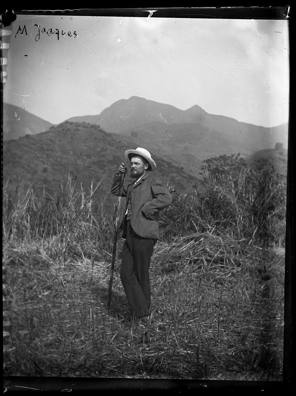 Fotografia coloniale, Colonie belghe, Uomo (negativo) di Giuseppe Carlo Sesti (fine/ inizio XIX-XX)