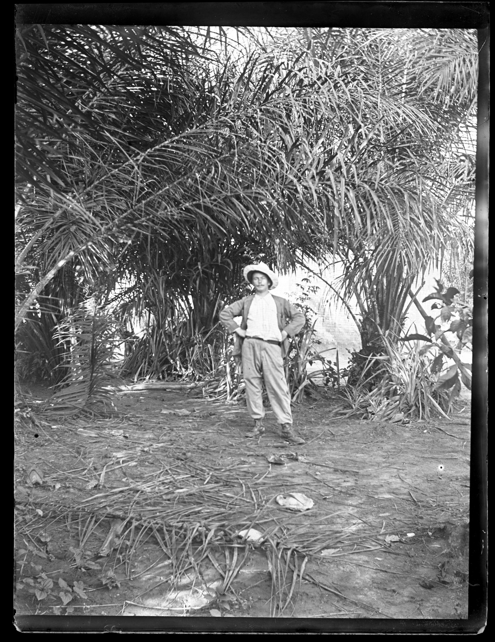Fotografia coloniale, Colonie belghe, Popoli coloniali (negativo) di Giuseppe Carlo Sesti (fine/ inizio XIX-XX)