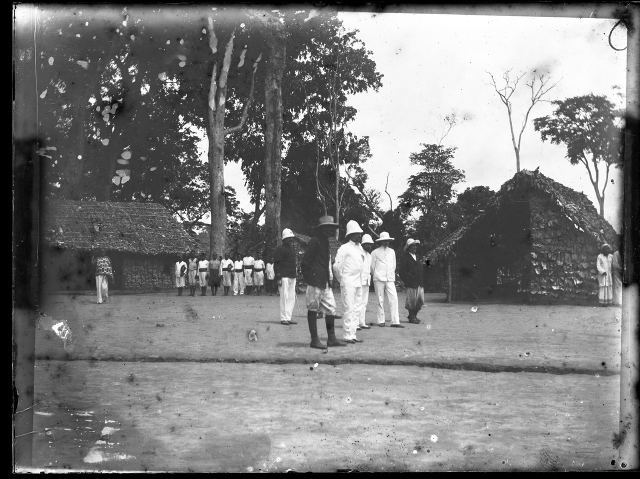 Fotografia coloniale, Colonie belghe, Popoli coloniali, Uomo (negativo) di Giuseppe Carlo Sesti (fine/ inizio XIX-XX)