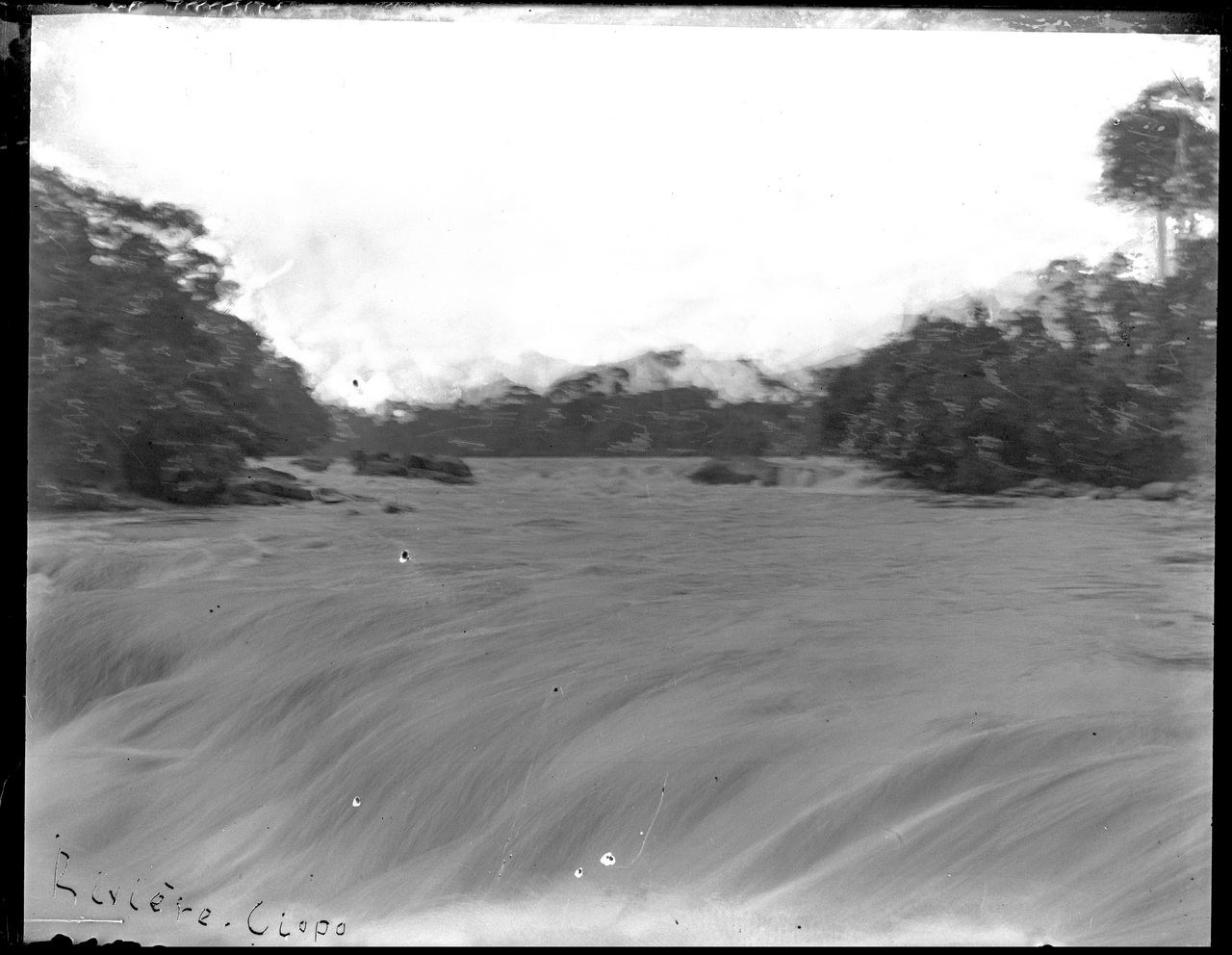 Fotografia coloniale, Colonie belghe, Panorama, Acque interne (negativo) di Giuseppe Carlo Sesti (fine/ inizio XIX-XX)