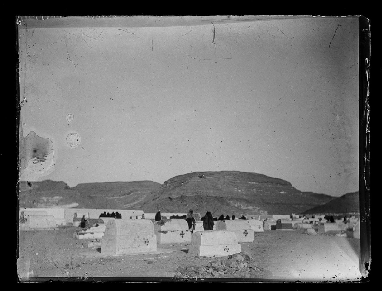 Marro, Schiaparelli, Tombe moderne (negativo) di Marro, Giovanni (attribuito) - Missione Archeologia Italiana in Egitto (prima metà XX)