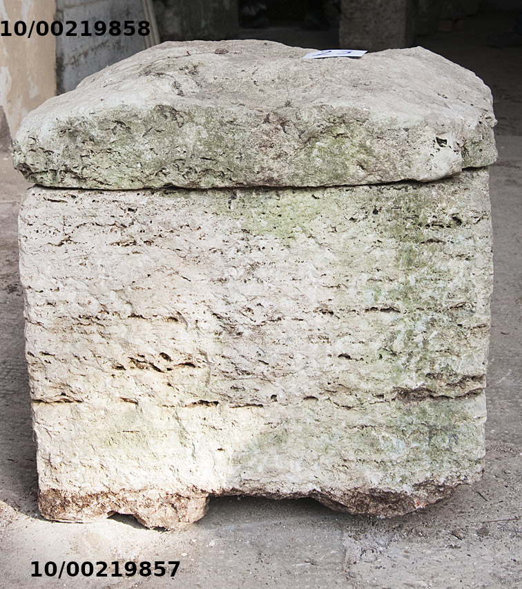 liscia (urna/ cineraria, cassa) (SECOLI/ ARCHI DI SECOLI/ III-I a.C)