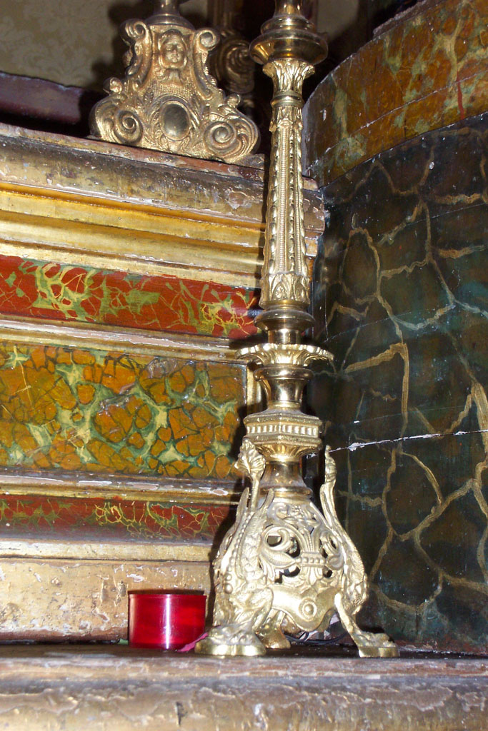 motivi decorativi vegetali e a volute (candelabro da chiesa) - ambito siciliano (primo quarto XX)