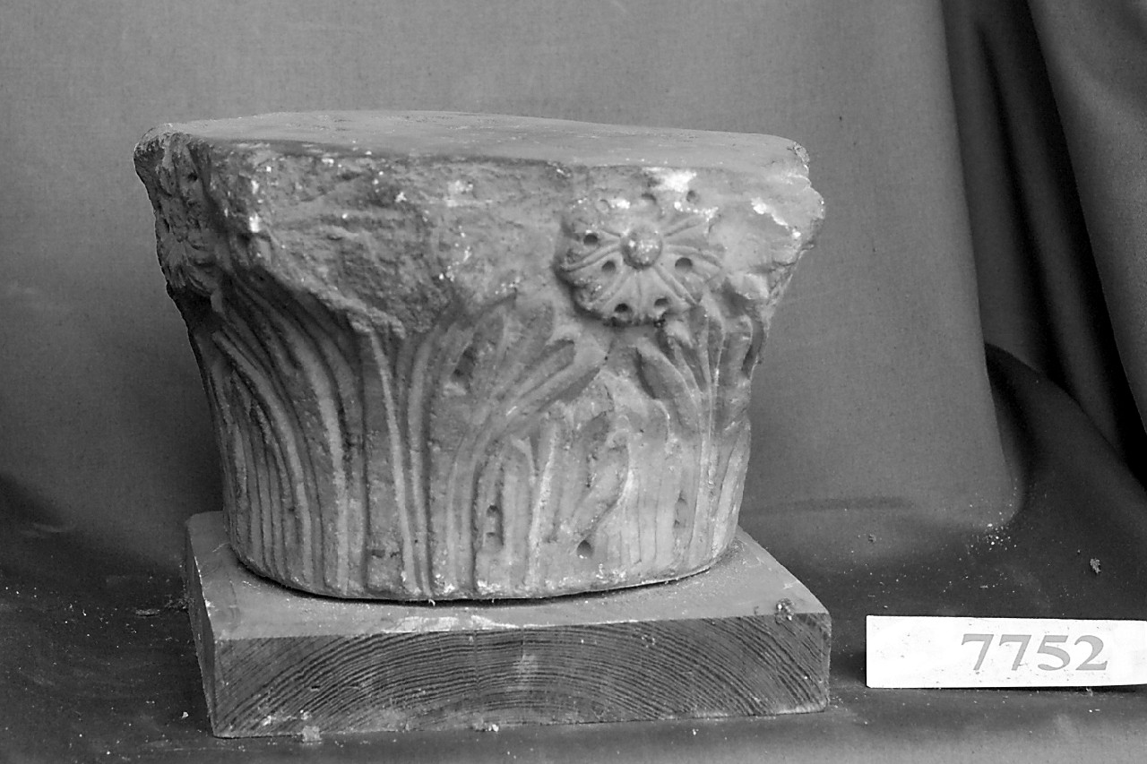 capitello, opera isolata - bottega siciliana (XV-XVI)