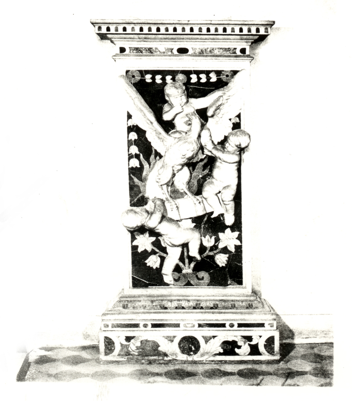 piedistallo di Vitagliano Gioacchino (attribuito), Serpotta Giacomo (attribuito) - bottega siciliana (inizio XVIII)