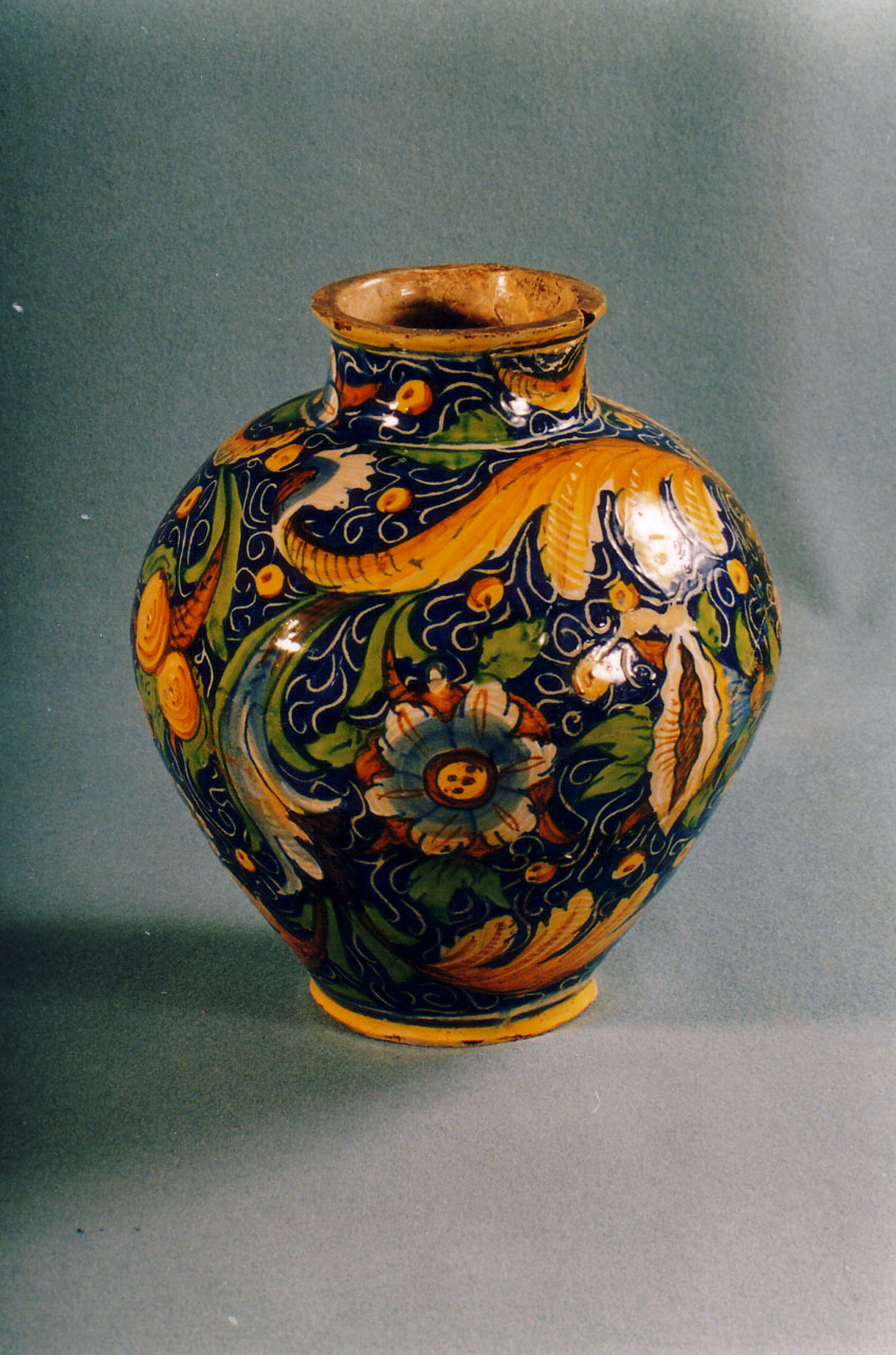 motivi decorativi vegetali (vaso) - bottega veneziana (seconda metà XVI)
