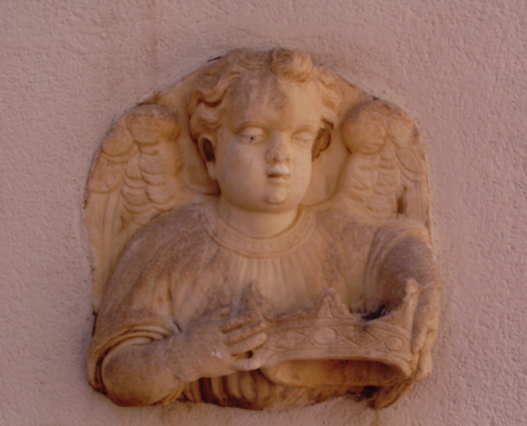 angeli con corona (rilievo, serie) - scuola tardo gaginesca (ultimo quarto XVI)