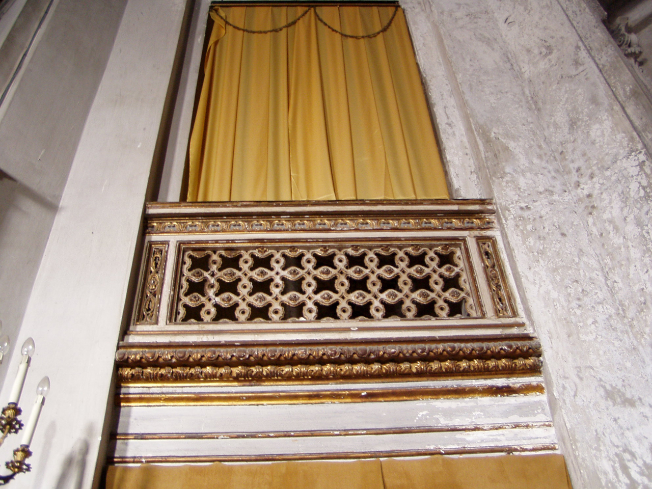 motivi decorativi a croci lobate (cantoria, serie) - ambito siciliano (metà XIX)
