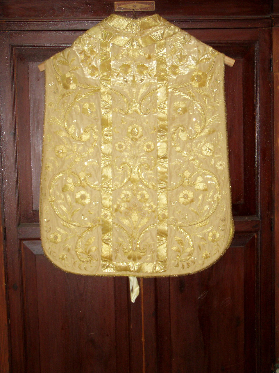 motivi decorativi a voluta, motivi decorativi fitomorfi, motivi decorativi floreali (pianeta, opera isolata) - ambito siciliano (metà XIX)