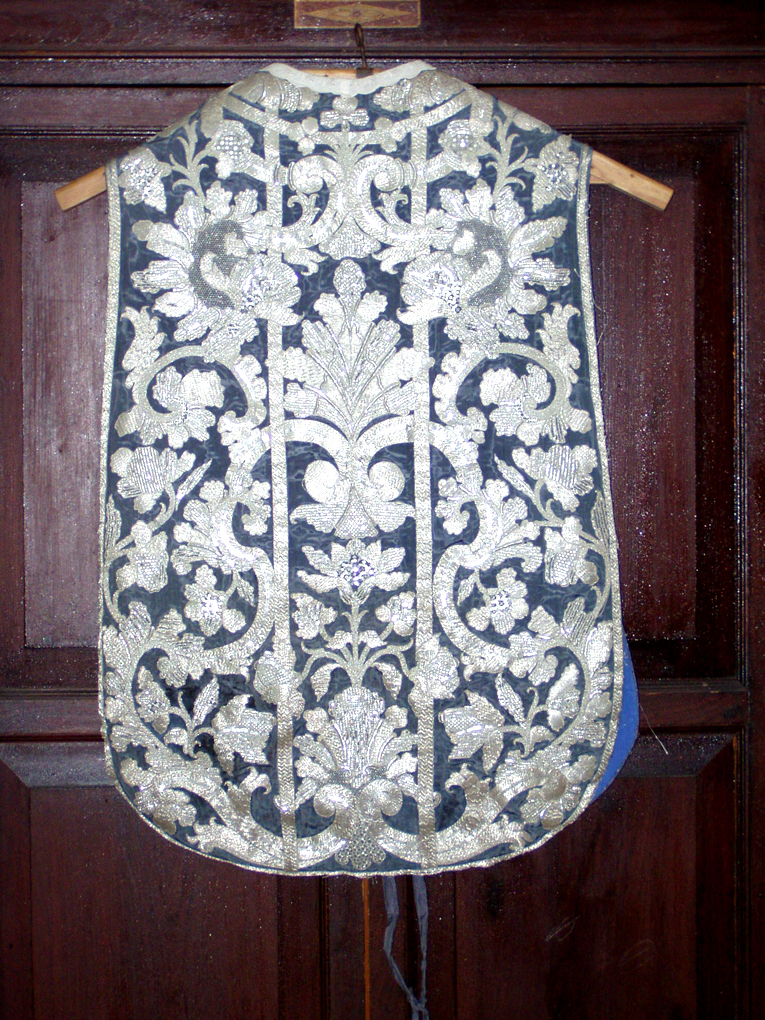 motivi decorativi fitomorfi, motivi decorativi floreali, ramages, rocailles (pianeta, elemento d'insieme) - ambito siciliano (prima metà XVIII)