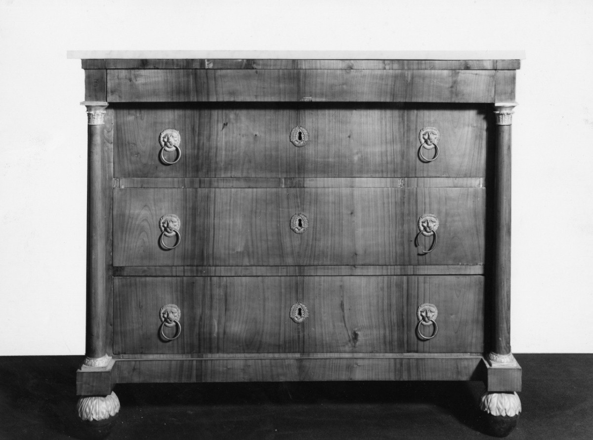 cassettone - manifattura toscana (primo quarto sec. XIX)