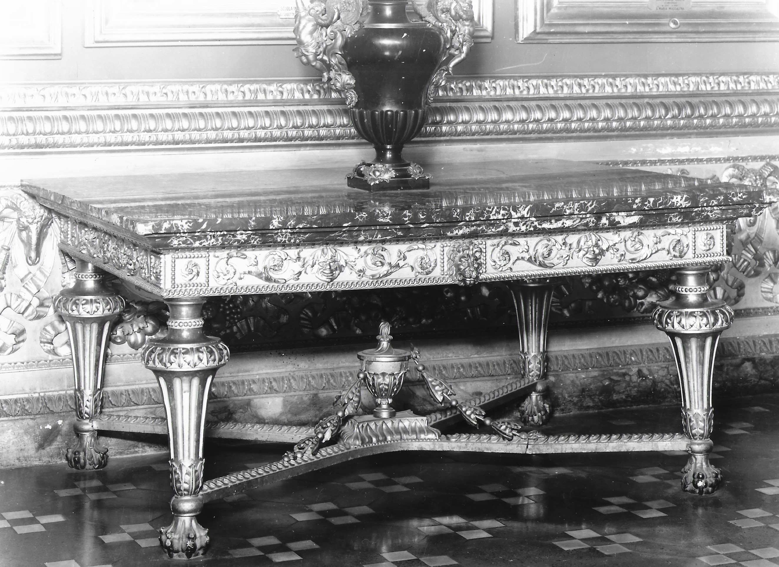 tavolo, serie di Dolci Lorenzo (sec. XVIII)