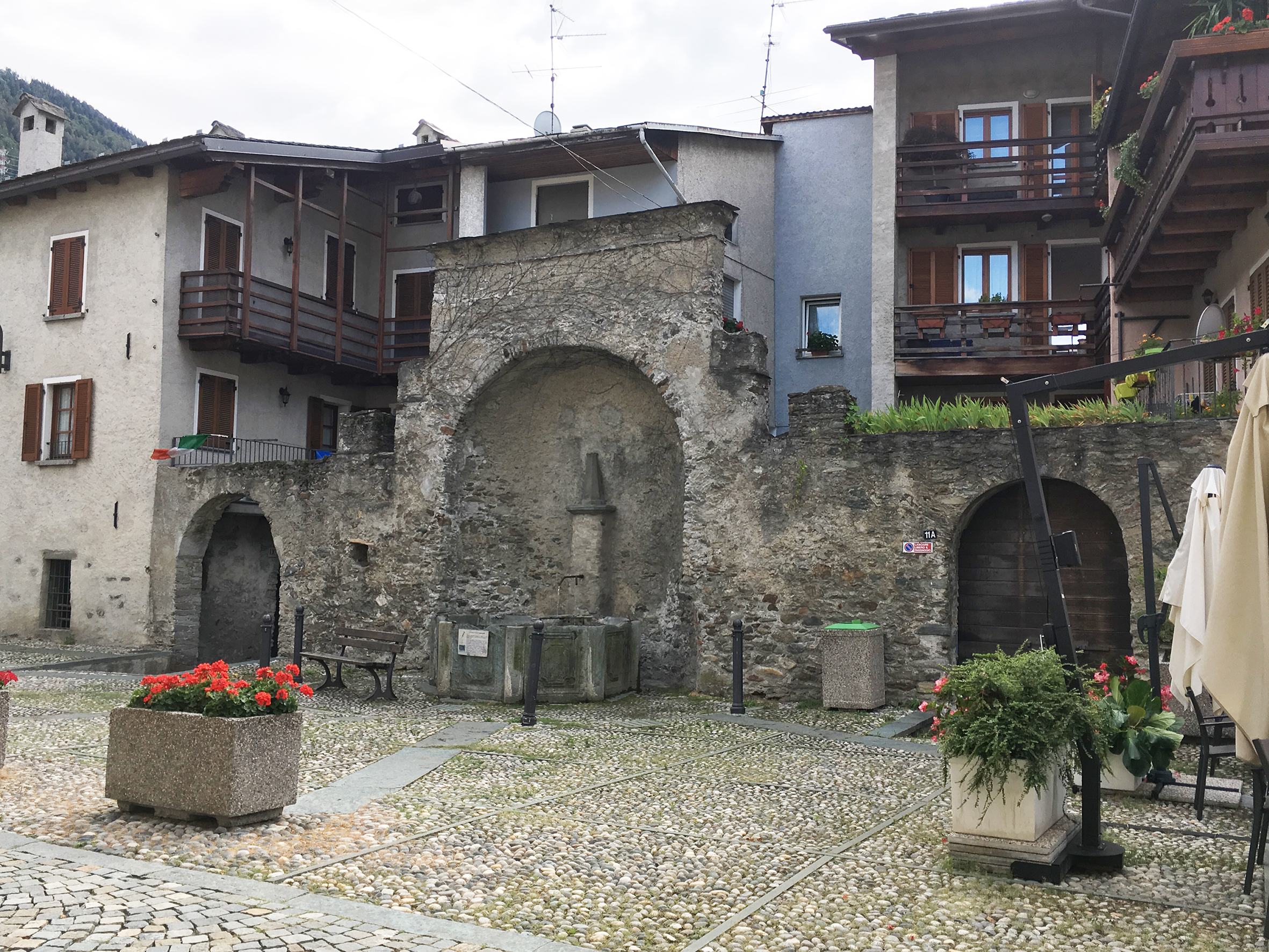 [Fontana in Piazza Parravicini] (fontana, monumentale) - Tirano (SO) 