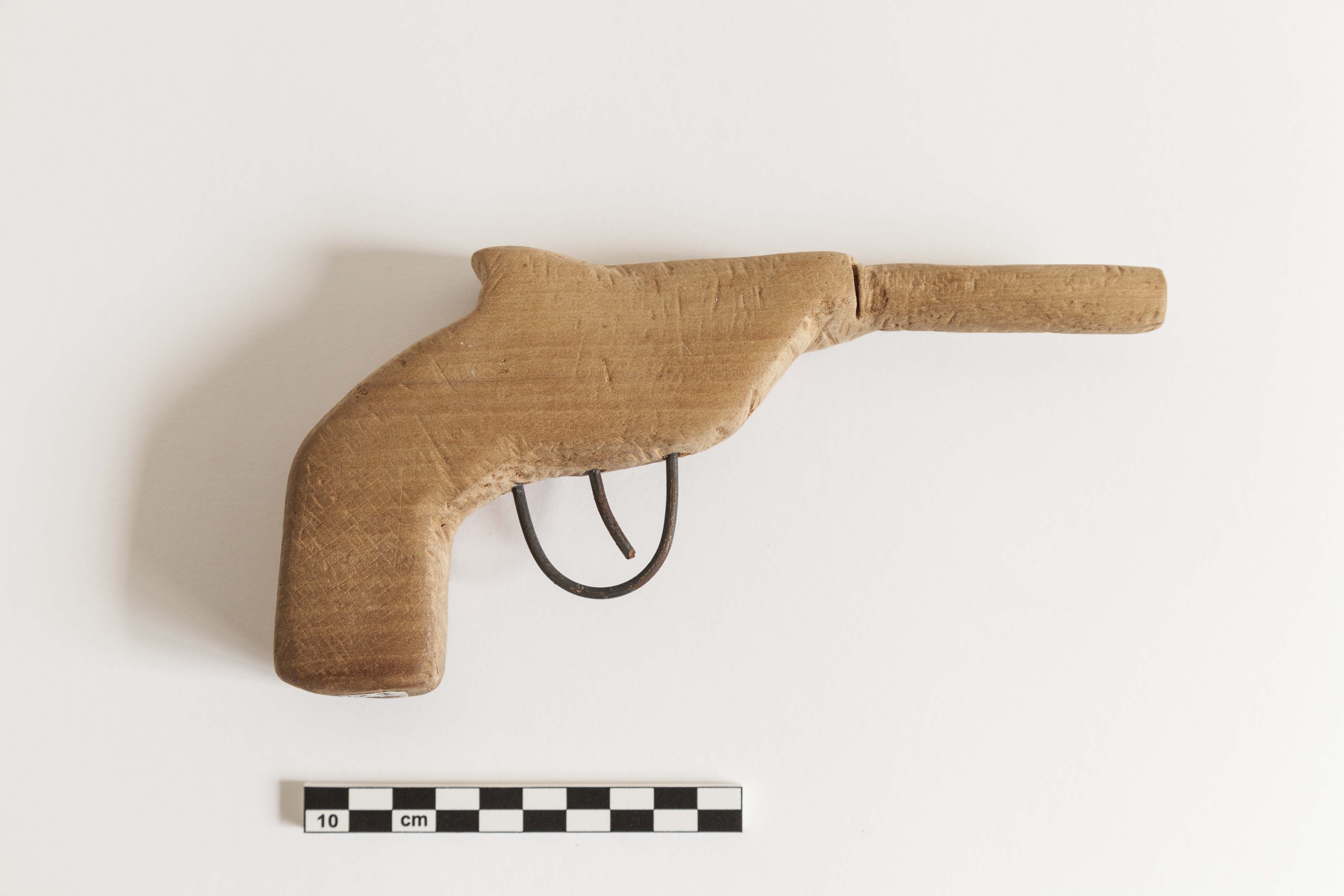 Pistola, giocattolo , strumenti e accessori/ ludici