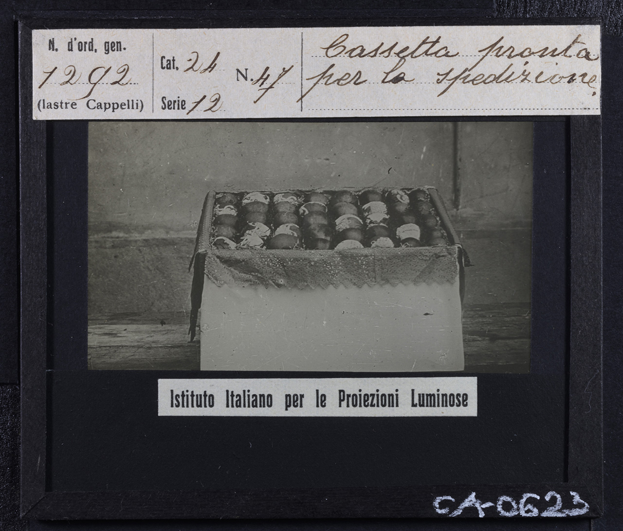 Contenitori - Contenitori per generi alimentari - Cassette - Spedizionioerii (positivo) di Istituto Italiano per le Proiezioni Luminose (prima metà XX)