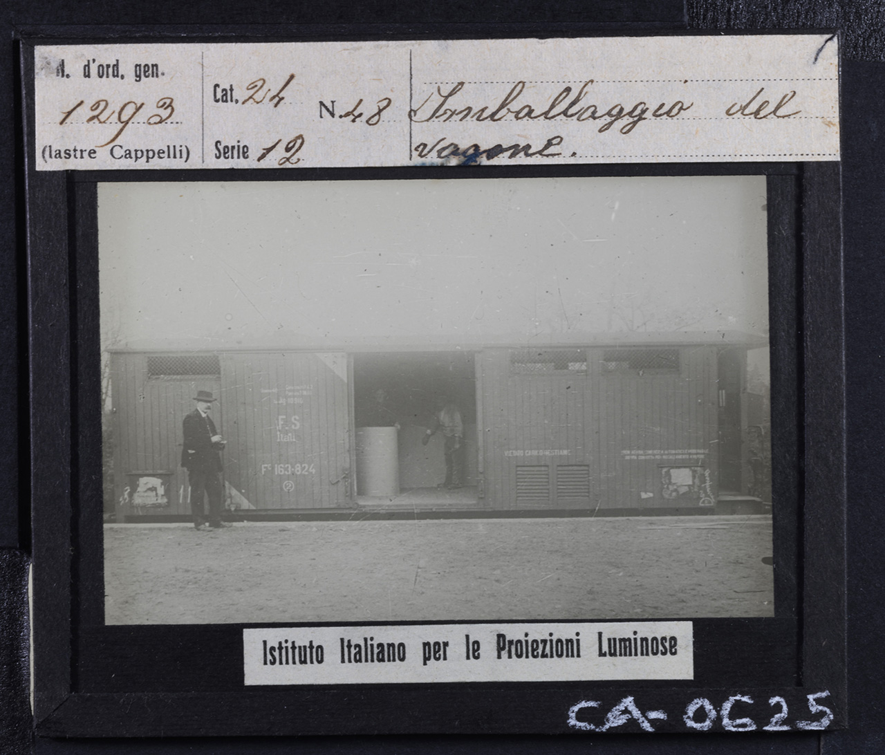 Mezzi di trasporto - Trasporti ferroviari - Veicoli - Vagoni (positivo) di Istituto Italiano per le Proiezioni Luminose (prima metà XX)