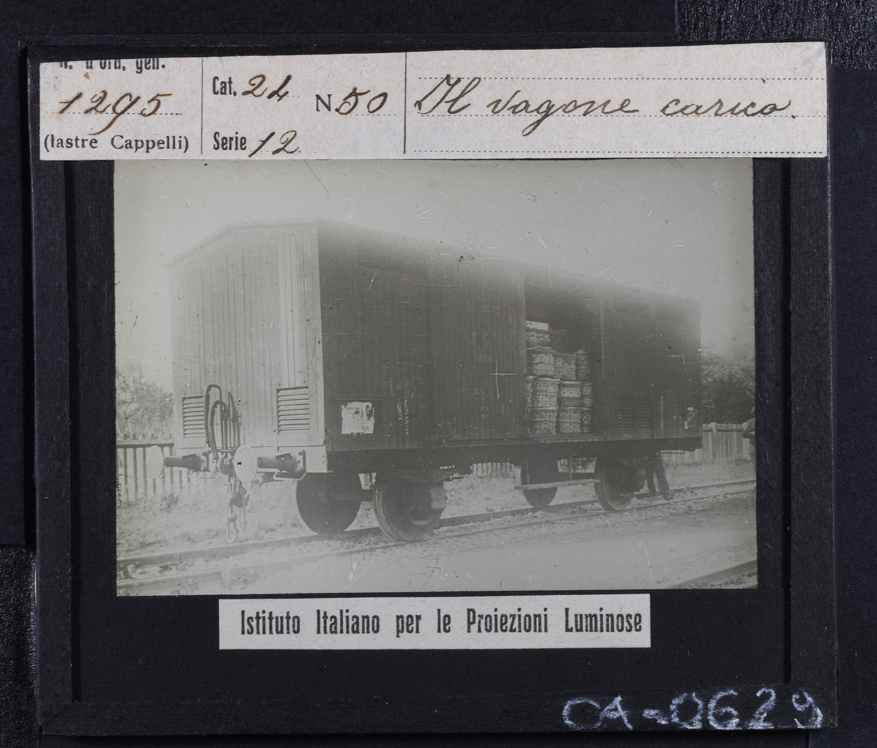 Mezzi di trasporto - Trasporti ferroviari - Veicoli - Vagoni (positivo) di Istituto Italiano per le Proiezioni Luminose (prima metà XX)