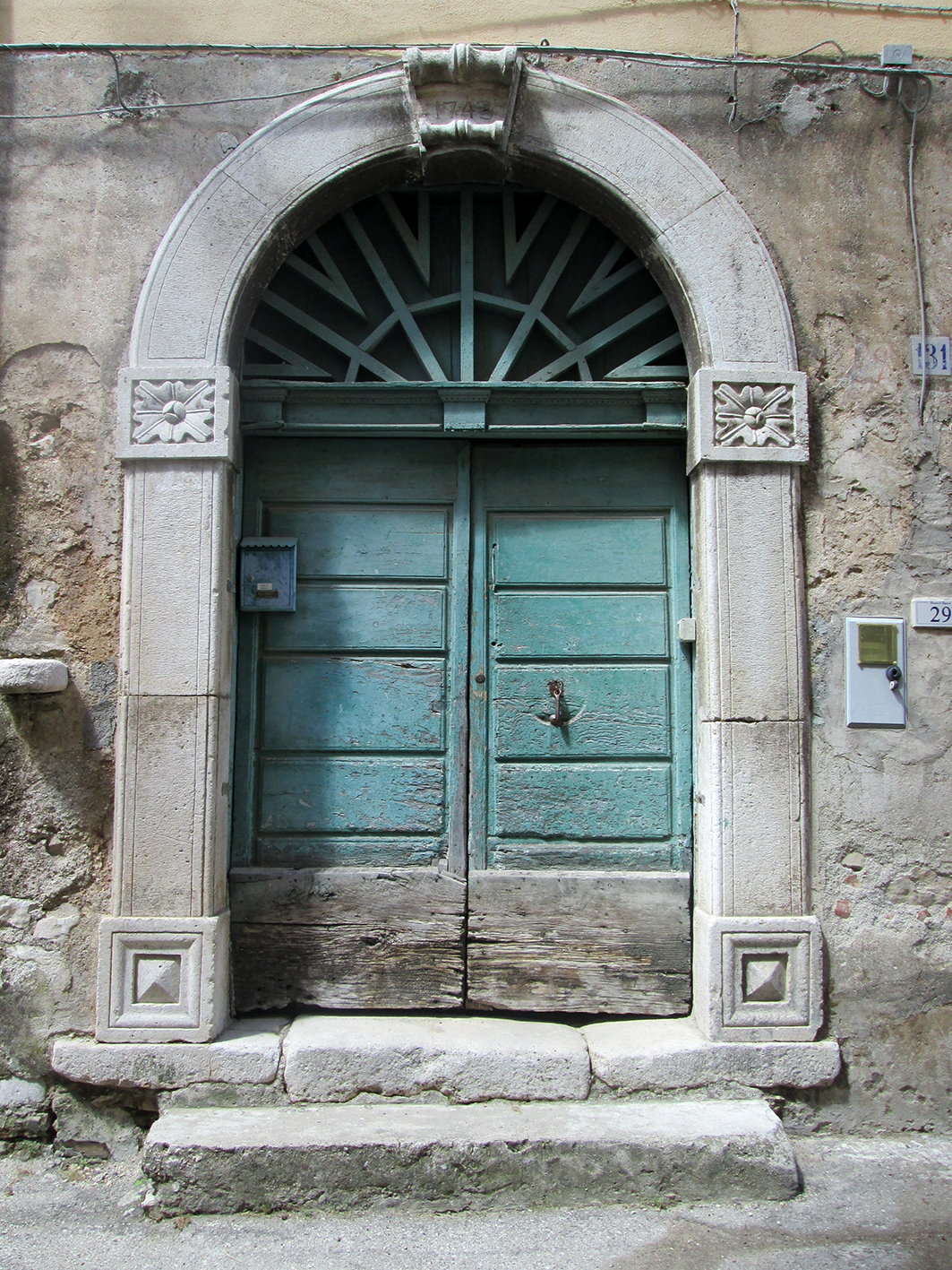 portale - ad arco - ambito campano (XVIII)