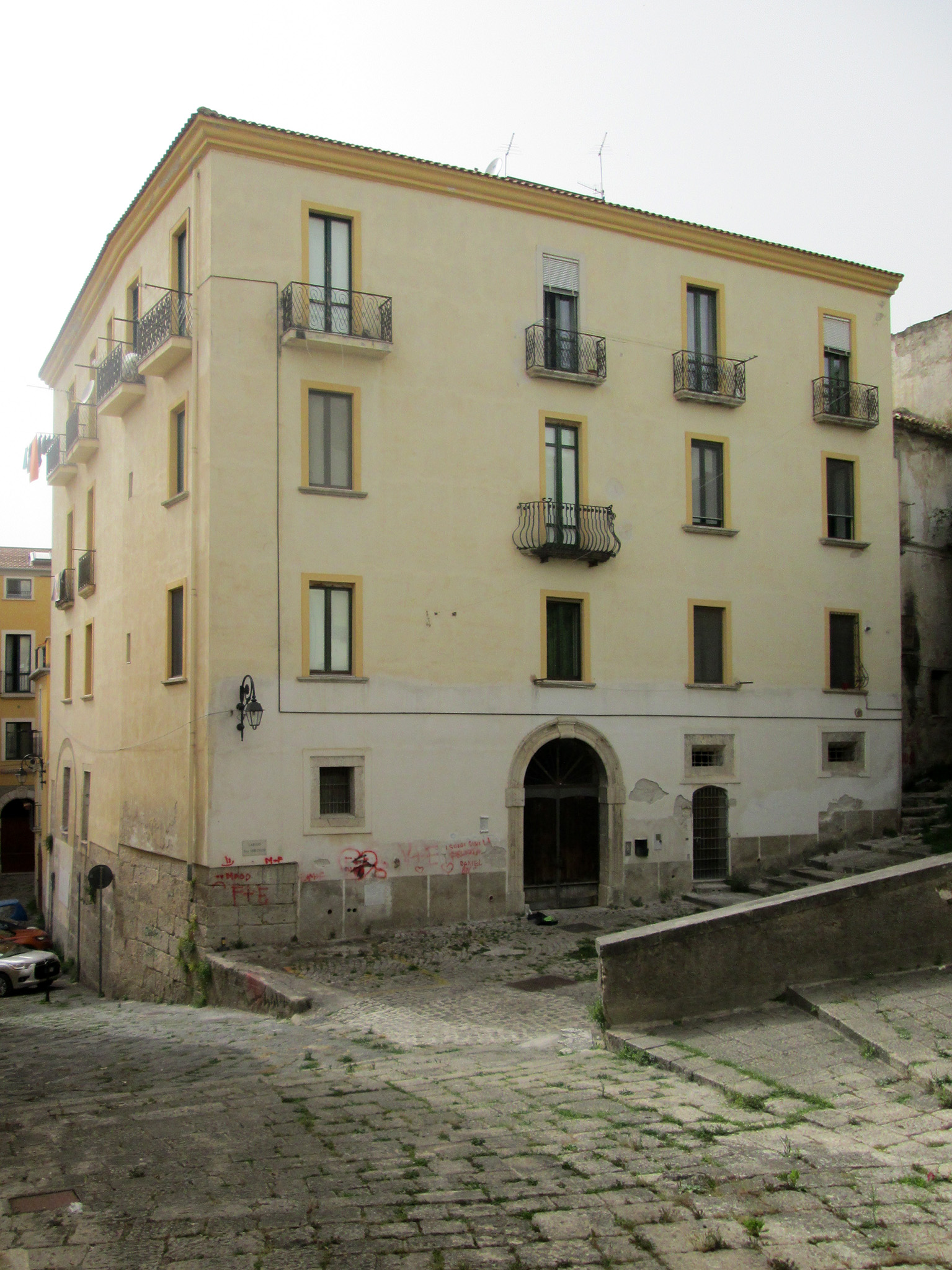 [Palazzo in Largo S. Lorenzo, 1] (palazzo, signorile) - Eboli (SA) 
