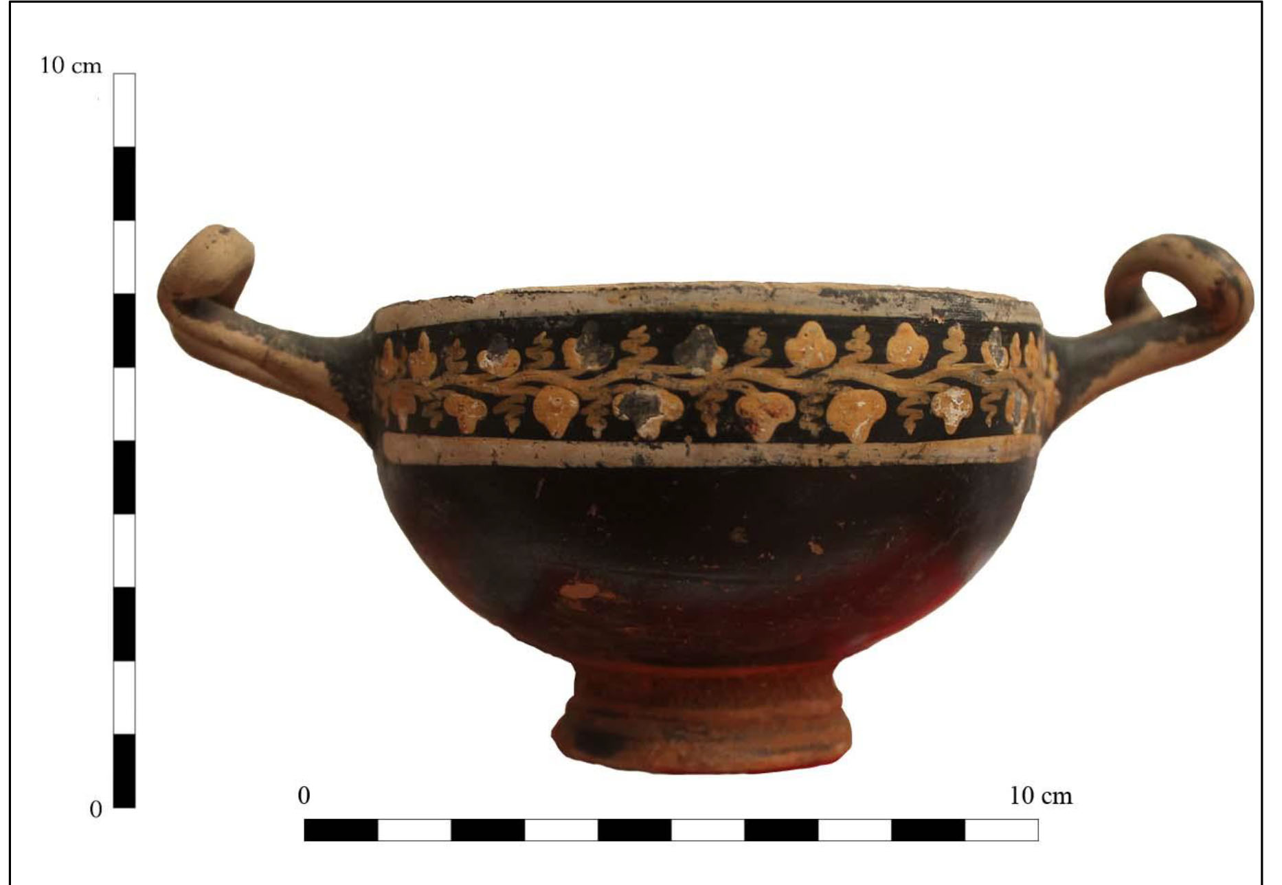 cup-skyphos - ambito apulo (seconda metà IV a.C)