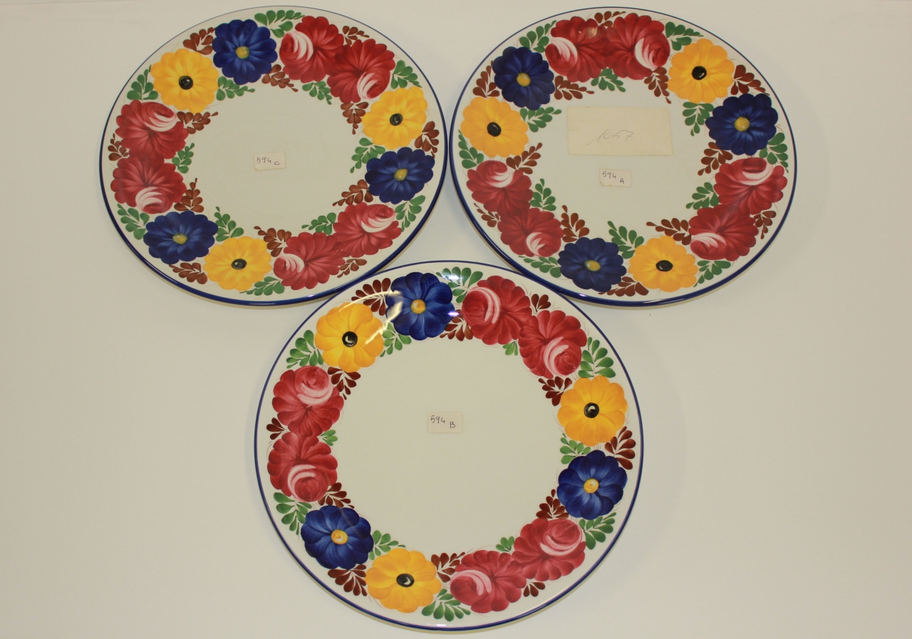 piatto da portata, serie - ambito friulano (seconda metà sec. XX)