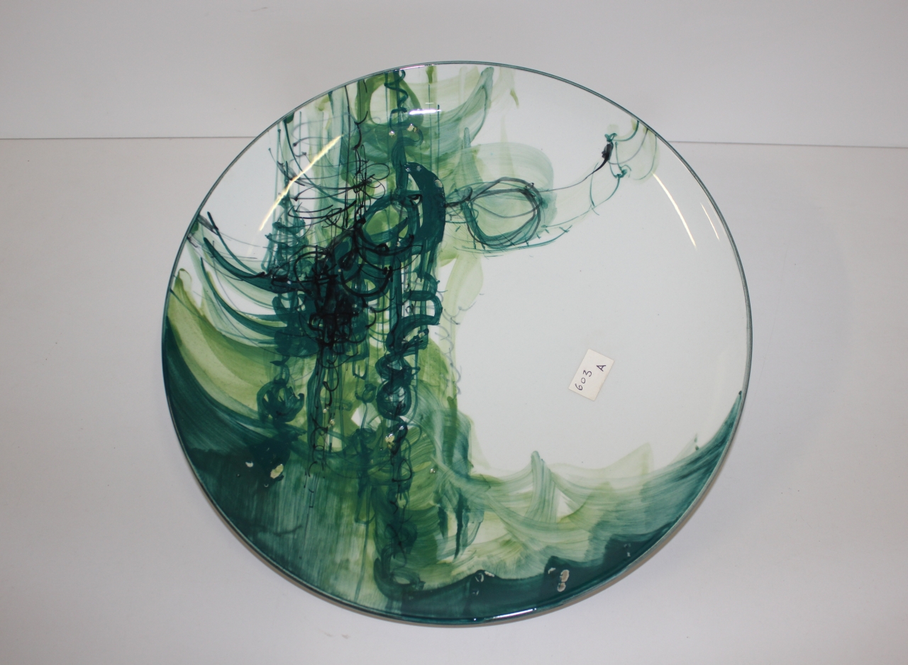 piatto da portata, opera isolata - ambito friulano (terzo quarto sec. XX)