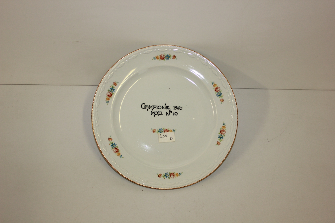 piatto piano, opera isolata - ambito friulano (terzo quarto sec. XX)