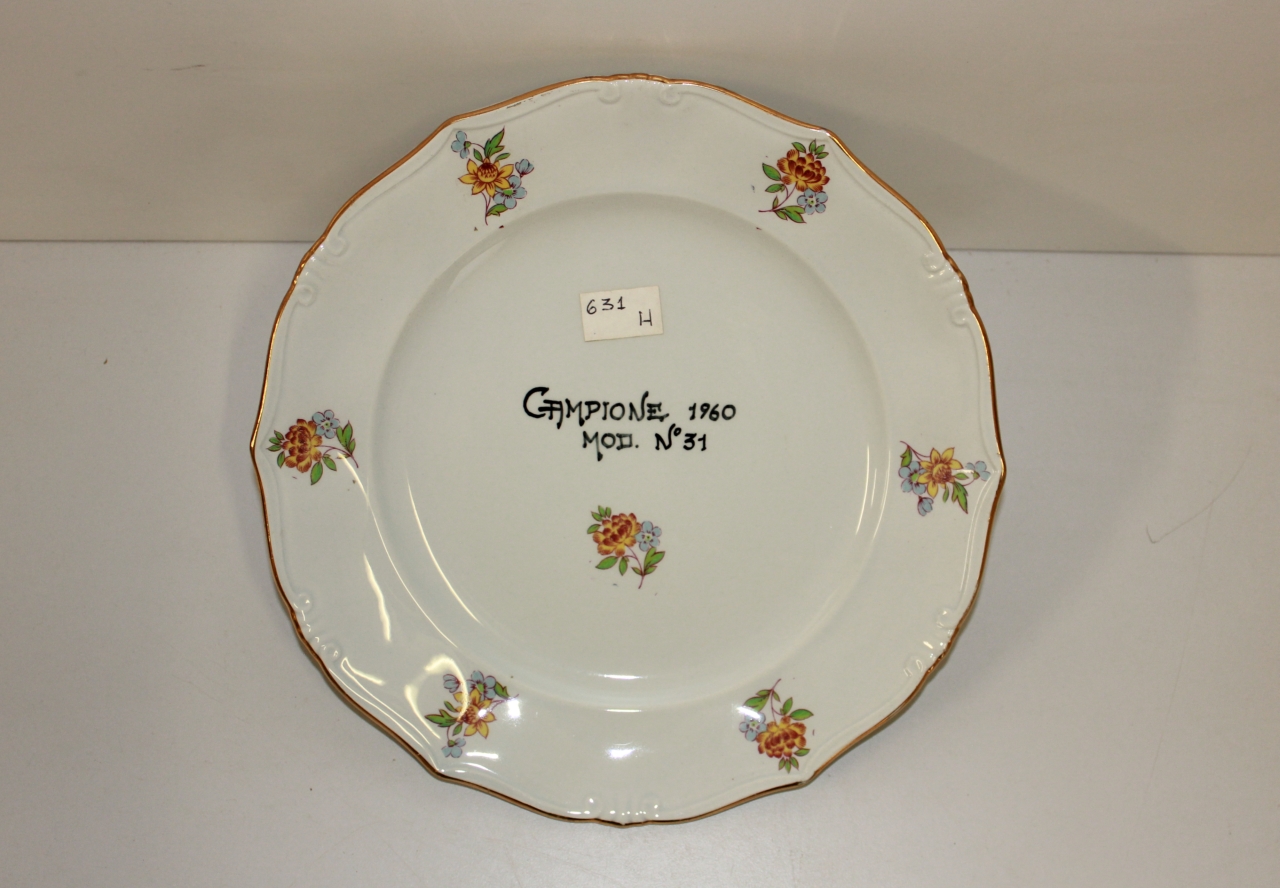 piatto piano, opera isolata - ambito friulano (terzo quarto sec. XX)