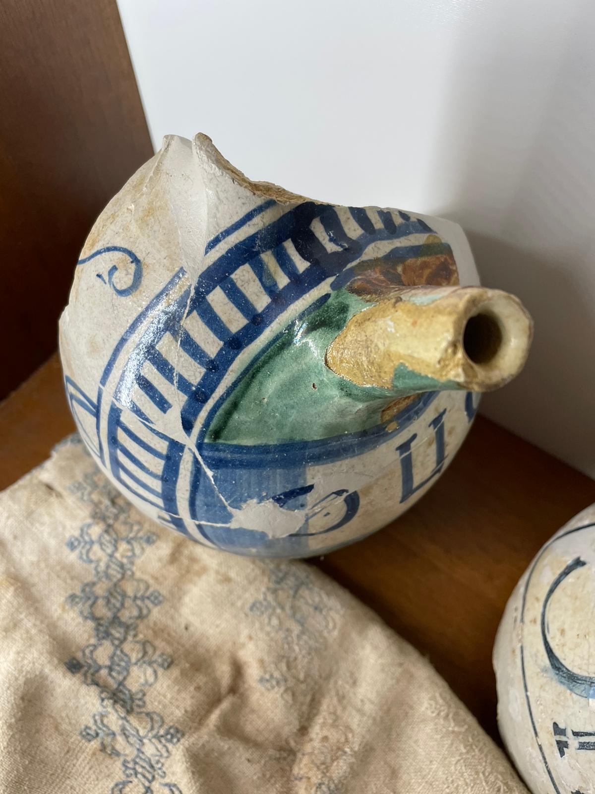 soggetto assente (versatoio) - bottega umbra (prima metà sec. XVI)