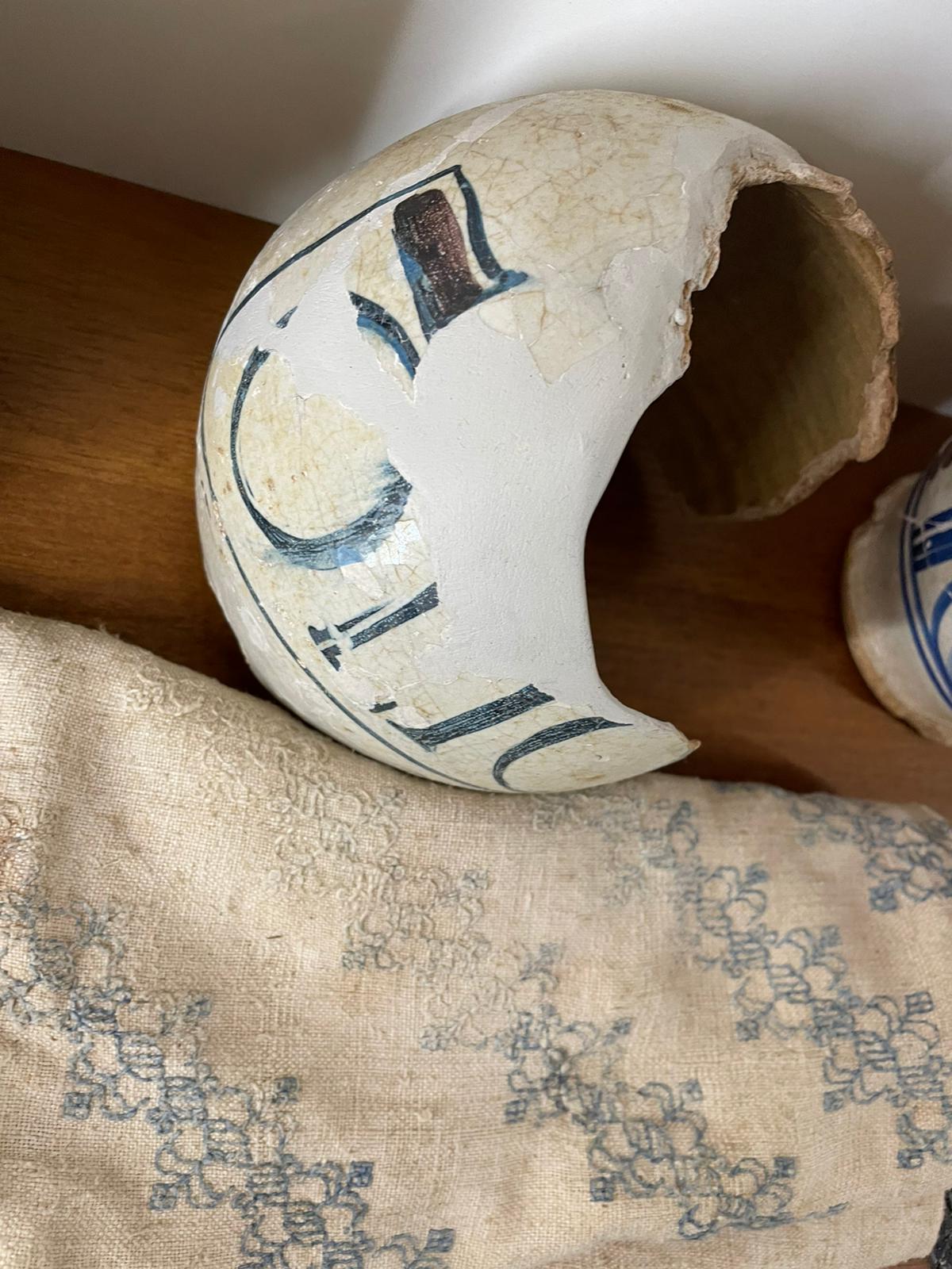 soggetto assente (versatoio) - bottega umbra (prima metà sec. XVI)