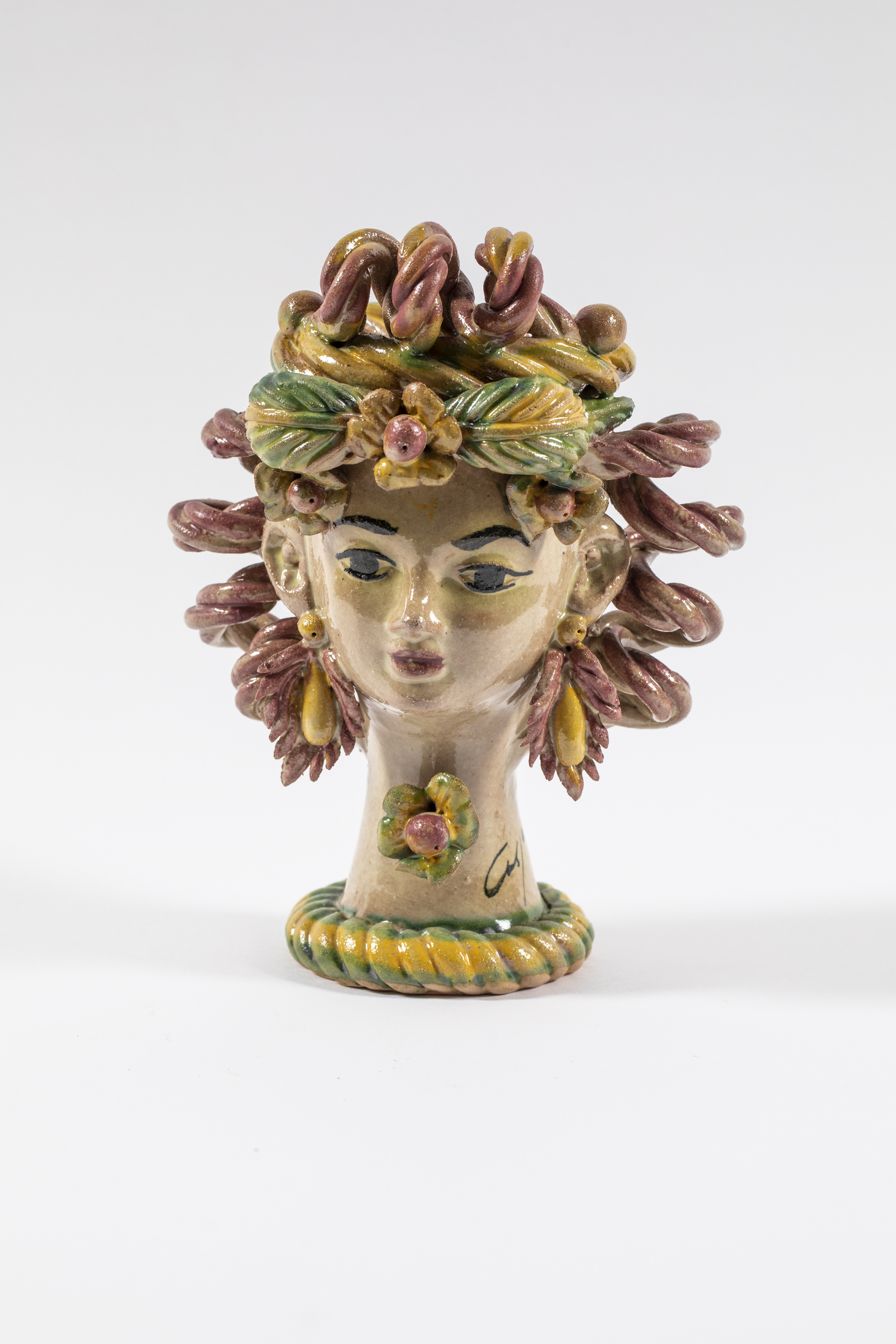 testa umana di donna (vaso, opera isolata) - ambito siciliano (inizio XXI)