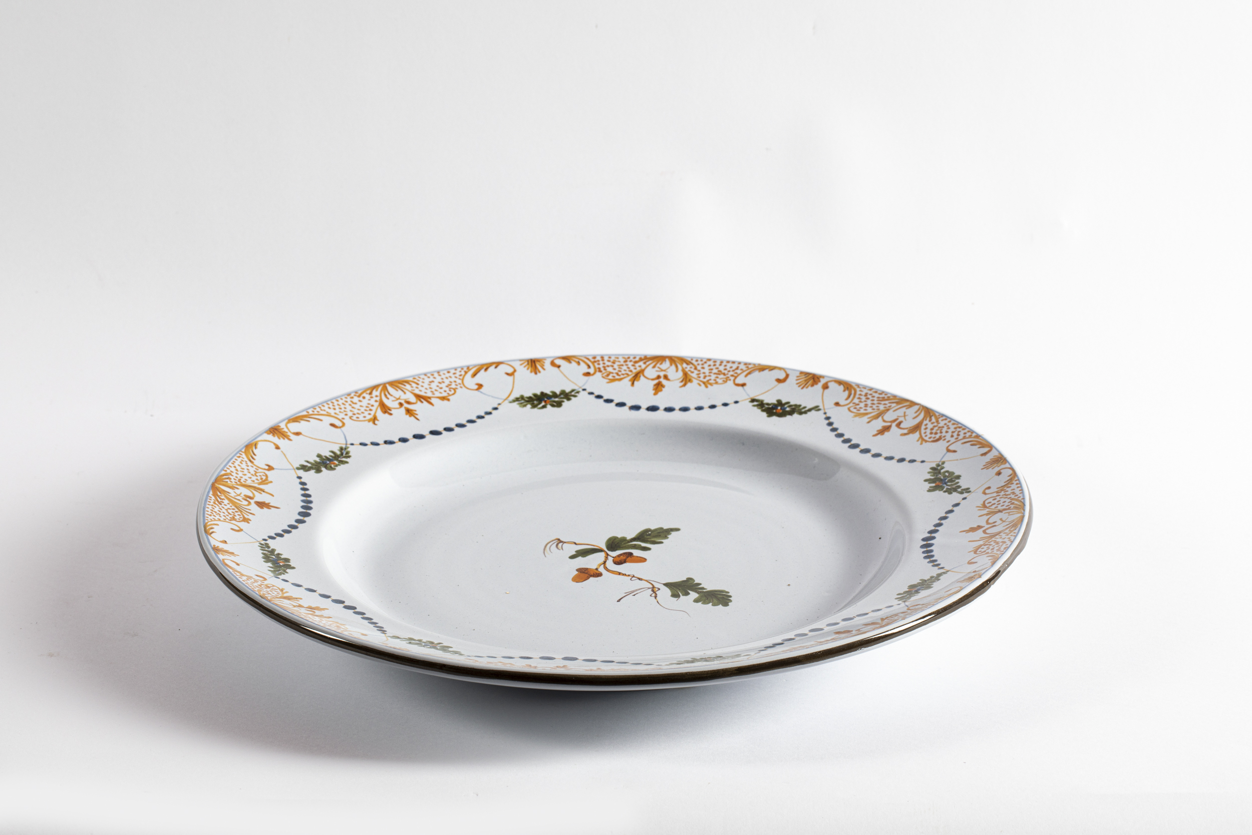 motivi fitomorfi (piatto, opera isolata) di Ceramiche La Tradizione (ultimo quarto XX)