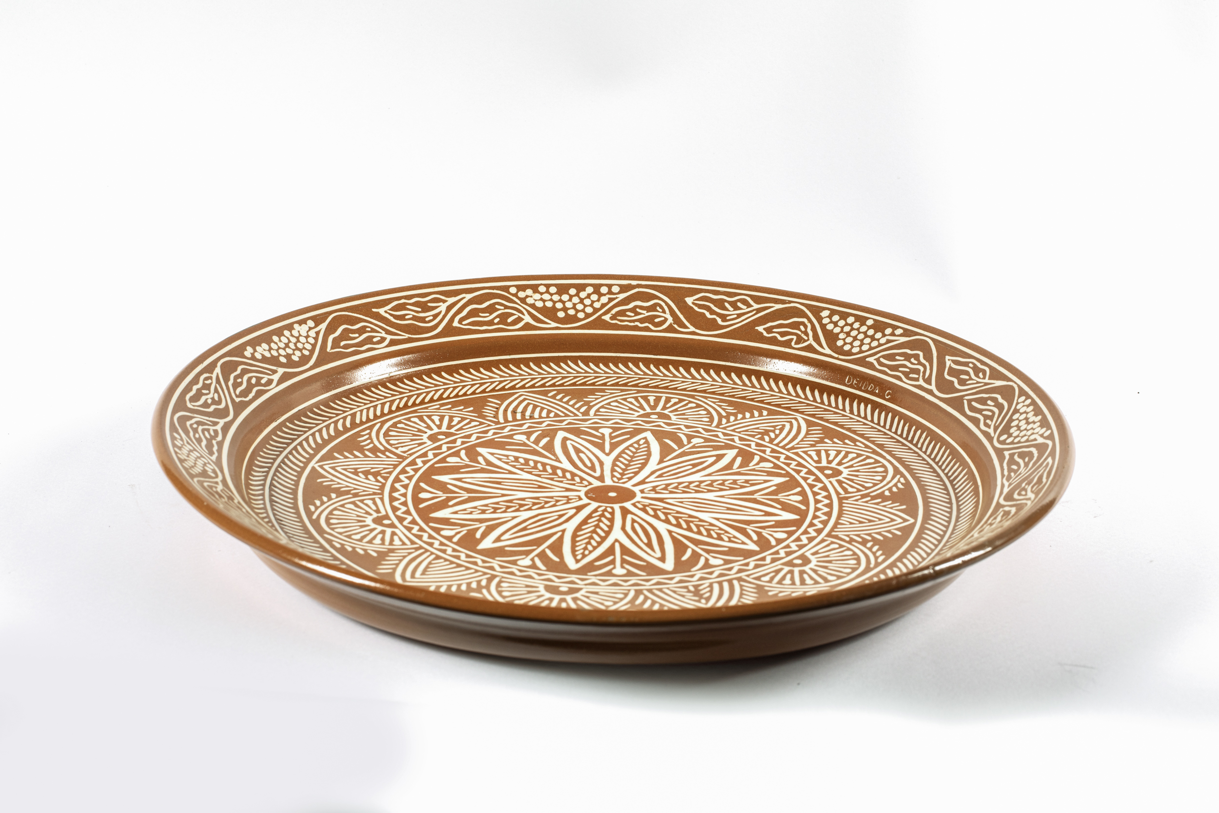 motivi fitomorfi (piatto, opera isolata) di Deidda Giovanni (ultimo quarto XX)