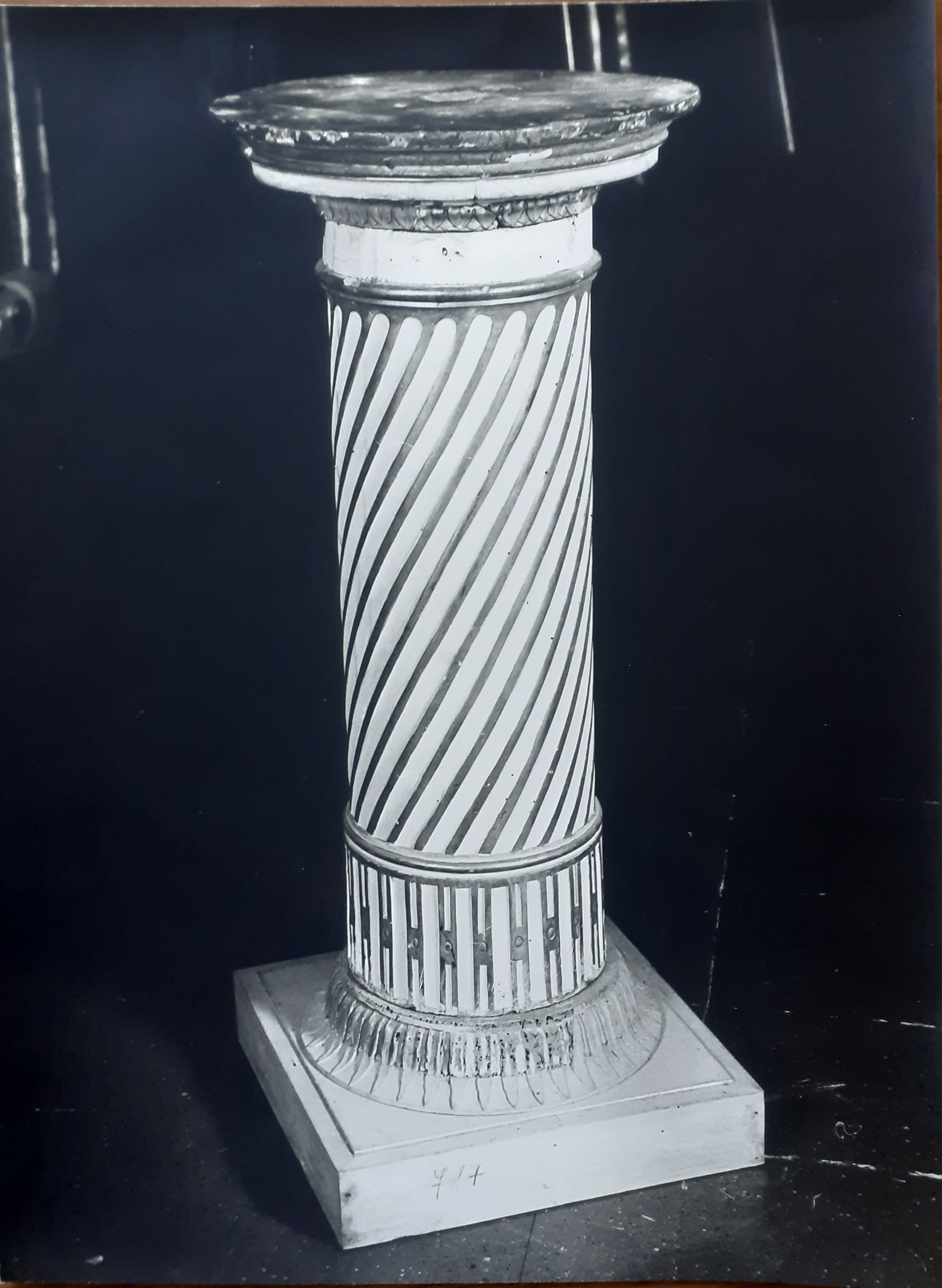 Base di colonna (base di colonna) - ambito europeo (seconda metà XVIII Secolo)