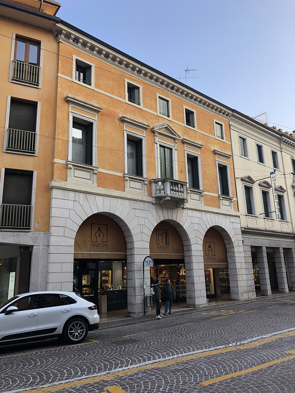 Edificio a tre piani del XVIII secolo (palazzo) - Treviso (TV) 