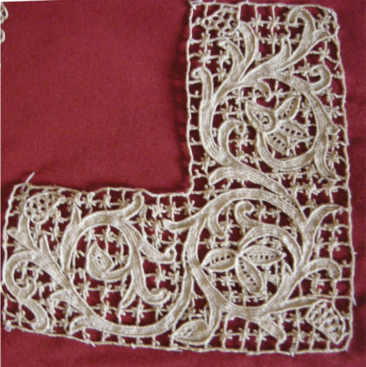 motivi decorativi a volute vegetali (merletto) di Laboratorio Sangiorgi (laboratorio) (inizio/ fine sec. XIX/ XX)