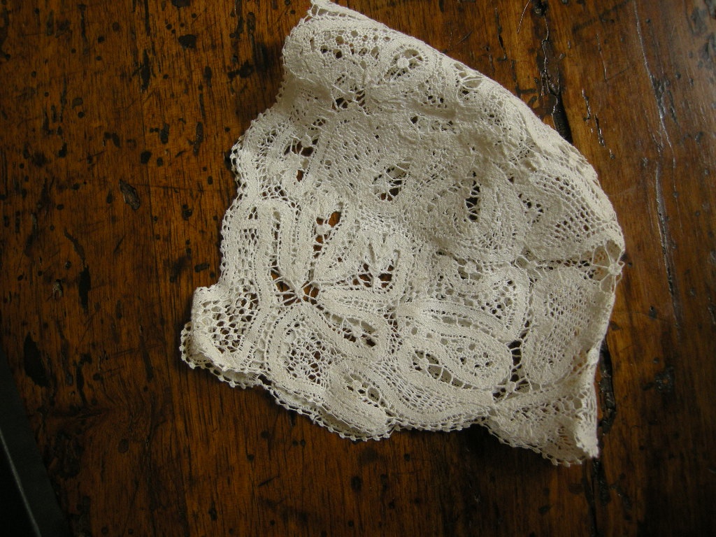 motivi decorativi geometrici (cuffia) di Laboratorio Sangiorgi (inizio/ fine sec. XIX/ XX)