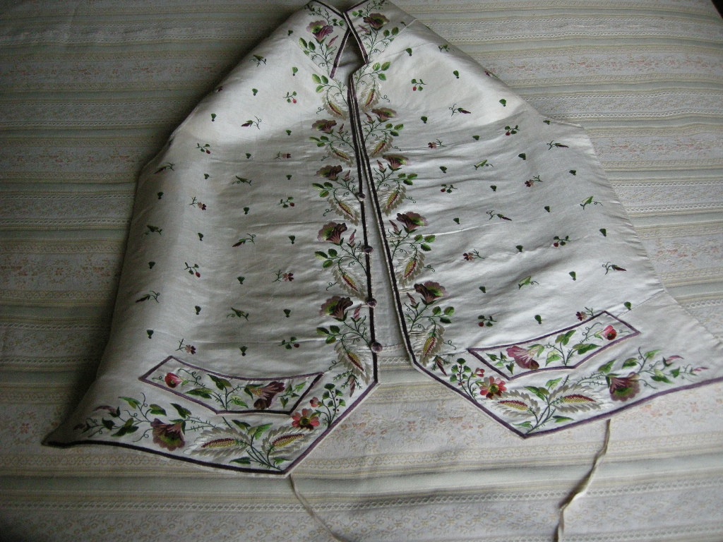 motivi decorativi floreali e a fogliette (corpetto maschile) di Laboratorio Sangiorgi (inizio/ fine sec. XIX/ XX)